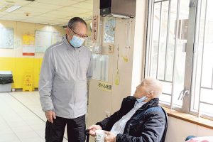 院舍員工上下一心，致力為院友提供貼心的安老服務。