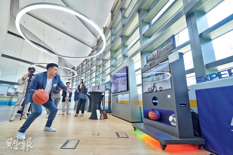 數碼港科技體驗館開幕 AI問診、認知訓練進駐