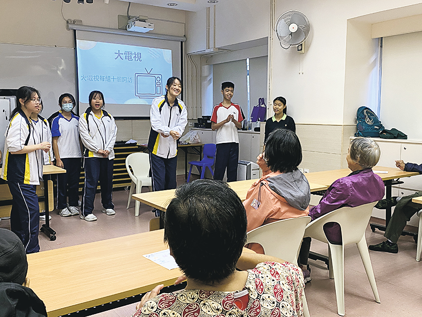 撒瑪利亞會開展了「香港賽馬會社區資助計劃:耆菁跨代愛生命服務」,以跨代形式支援長者,涵蓋長者工作坊、青年大使培訓、長者探訪等服務。