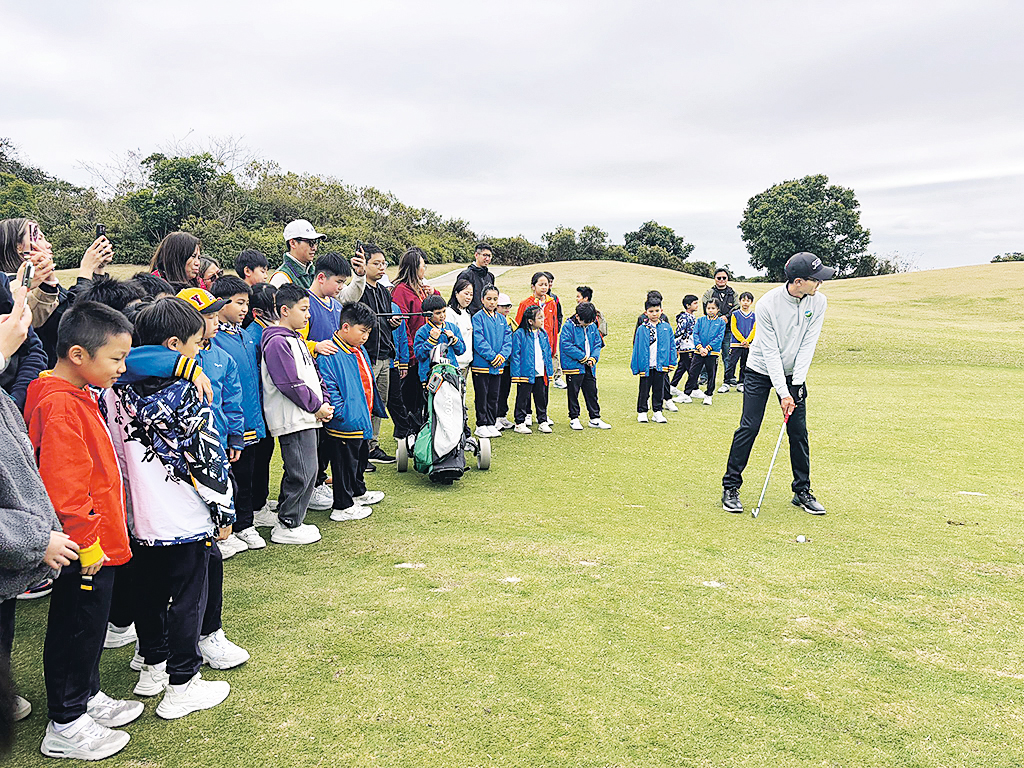 「JUMP招聘及進修博覽」雲集近50間企業、教育及培訓機構參展外，還特設「護理‧社福招聘專區」、多場專題講座……立即報名參加！