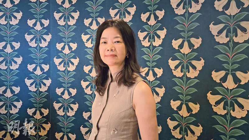 星展北亞洲區私人銀行業務總監吳淑燕表示,兩年前他們在港設立團隊為客戶計劃財富管理和信託等傳承方案,而本港過去3年推出有利政策、投資者不需長時間等候,均有助本港家族辦公室業務增長。(歐陽偉昉攝)