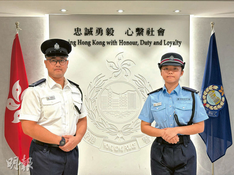 林柏岐（左）將升為署理輔警督察，他認為輔警工作具滿足感，再升一級可添責任感。大學生輔警陸曼婷（右）則見證2019年的社會動盪後，計劃大學畢業後也全職投身警隊。（葉卓穎攝）