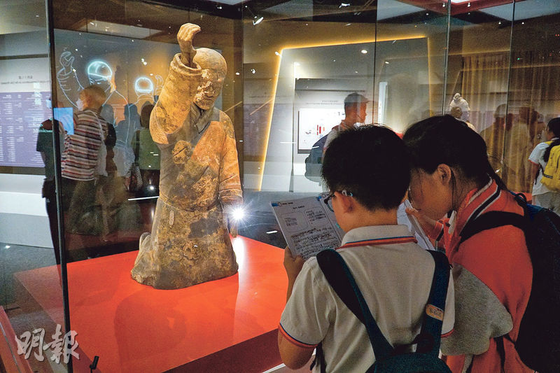 國際藝術教育研究學者Anne Bamford觀察到香港在讓孩子走出校園方面還算積極，但要思考如何讓兒童在博物館中有效學習。（何詩韻攝）