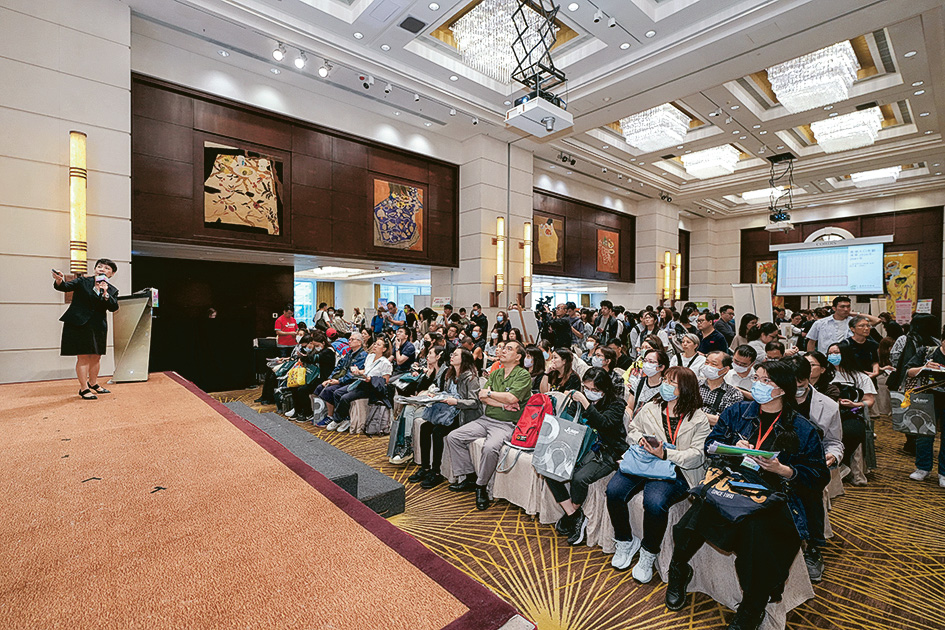「JUMP招聘及進修日」現場人潮不斷,更踴躍參與8場專題講座,全程投入。