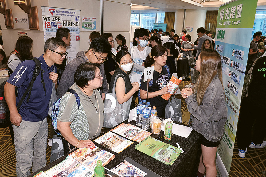 參展機構代表積極與參加者互動交流。