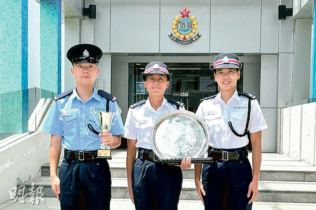 政府提供多元就業機會，涵蓋不同部門和職系，如紀律部隊、文書職系等。（明報圖片）