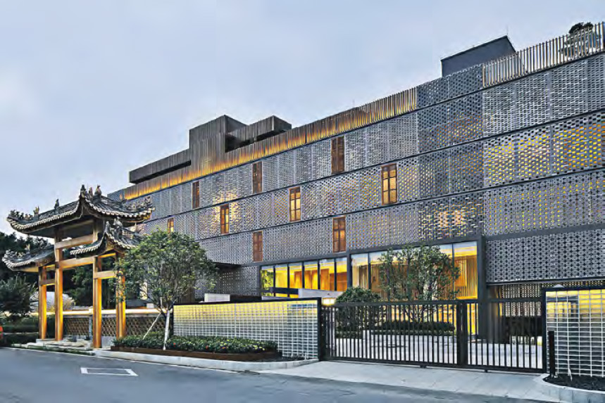 丁劭恒曾負責多個大灣區的公共文化建築項目，如圖中佛山順德藍舍藝術空間。（受訪者提供）