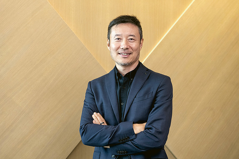 香港科技大學商學院「資訊系統管理學理學碩士」課程學術總監鄭嶸教授