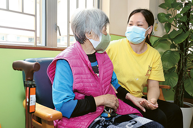 富泰積極引入樂齡科技 致力連結社區 打造「智慧+關懷」綜合安老平台 與員工照護長者樂前行