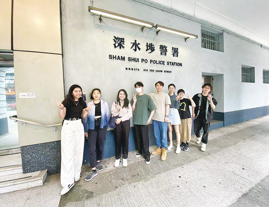 MWOP、MAP及OPEM均以實務為本，配合多元學習體驗，拓闊學生的視野及提升技能層面。圖為MAP學生到香港警務處心理服務課實習。