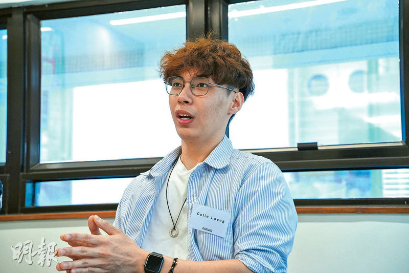 港大檔案館助理龍浩林自言是「歷史人」，對歷史文件非常「執著」，撰寫畢業論文時發現一間逾百年歷史的公共運輸企業易手期間，將不想保留的檔案銷毁，有感社會對檔案管理不太重視。（黃志東攝）
