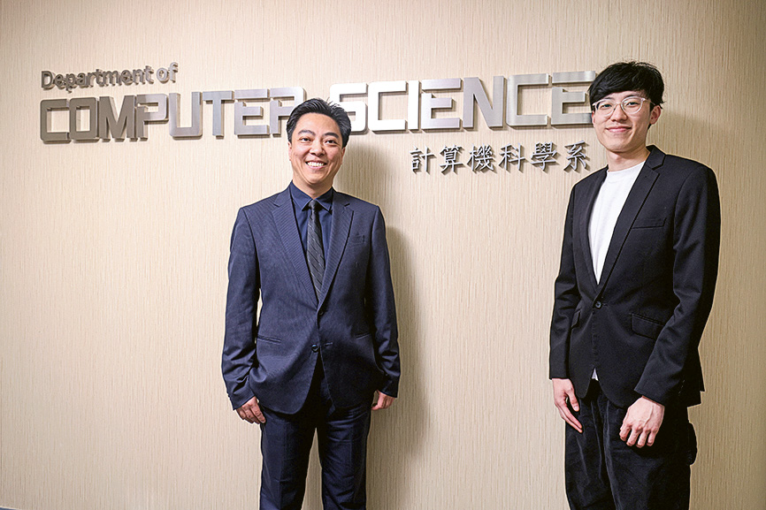 恒大計算機科學系高級講師、BSc-AC課程主任余浩然博士（左）和學生林霆騫（右）。