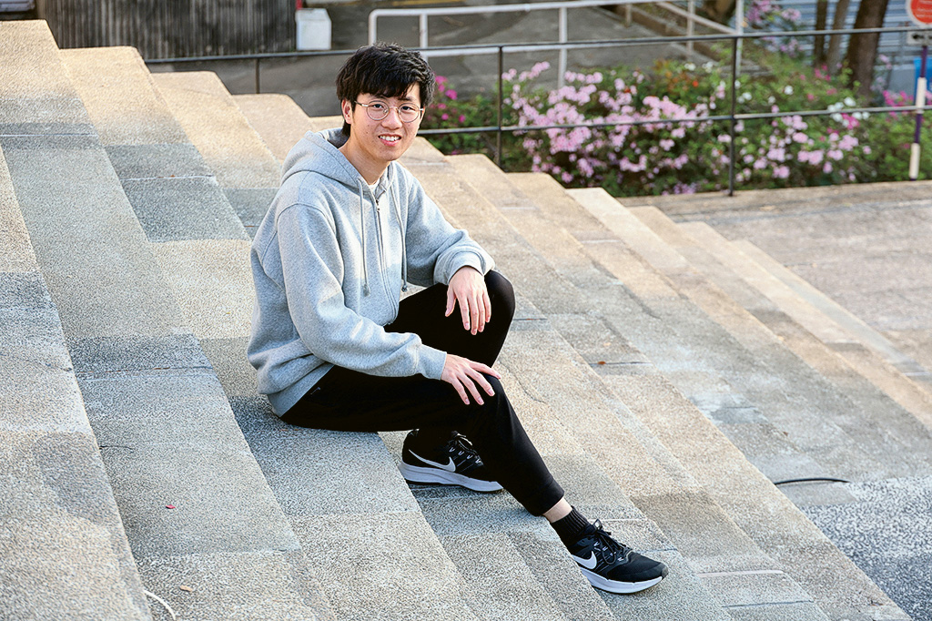 張祖寧(Jeffrey) 第二主修:物理 DSE成績:25分(選修科目:「物理」、「化學」、「生物」及「數學科延伸部分單元2」)
