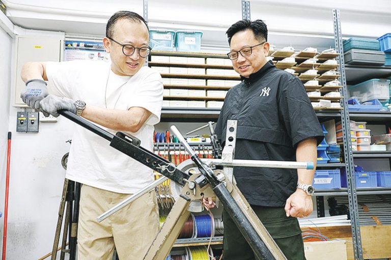 機電工程業前景看俏 進修及報讀電協開辦的ERB課程 由電工起步發展職涯