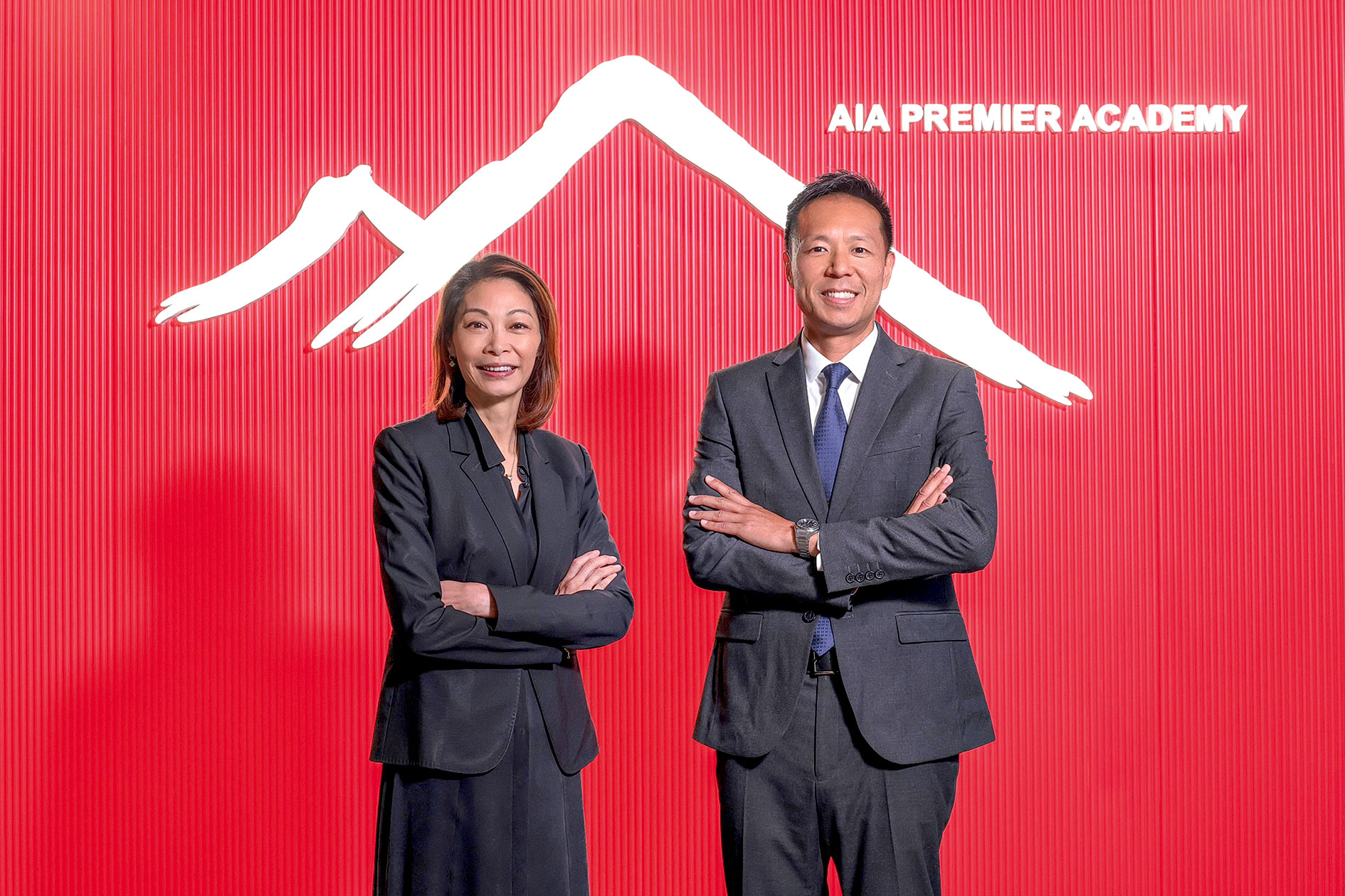 左起:友邦香港及澳門首席營業官陳潔瑩和卓越營業發展部主管李加齊。