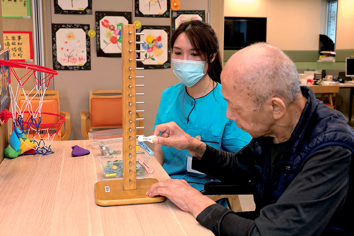 嘉濤(香港)控股有限公司正增聘人手,涉及多個前線及後勤職位,適合對安老服務感興趣、喜歡與長者溝通的「有心人」加盟。
