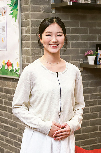 學生陳采月（Emma）