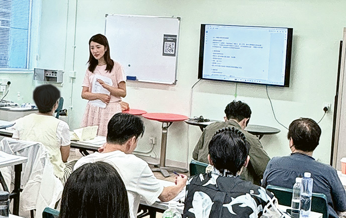 透過互動討論與案例分析，學員在「項目及宴會管理證書」課程中掌握活動策劃與宴會統籌的關鍵技巧。