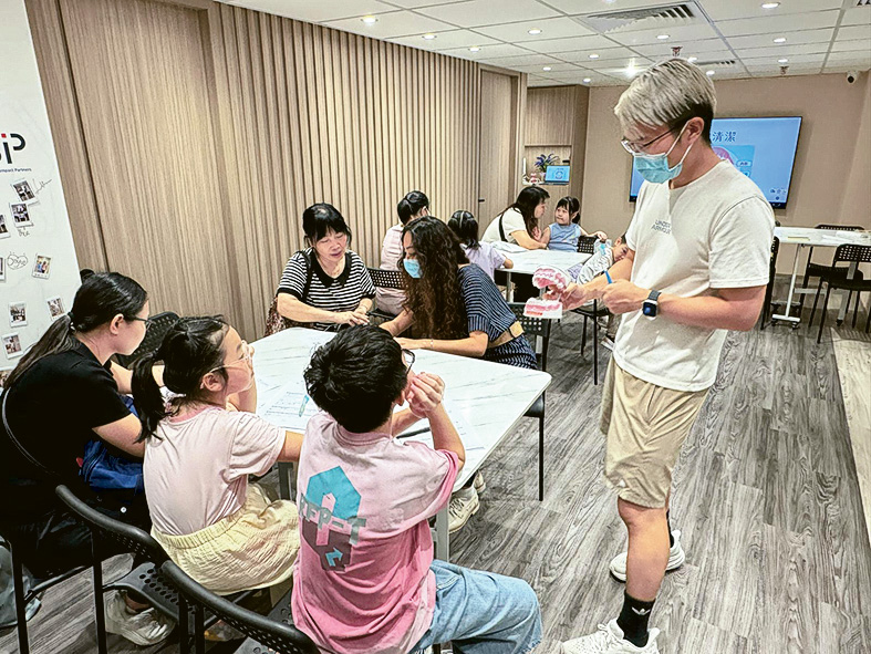 張啓遠並透過工作坊將口腔教育帶入社區。