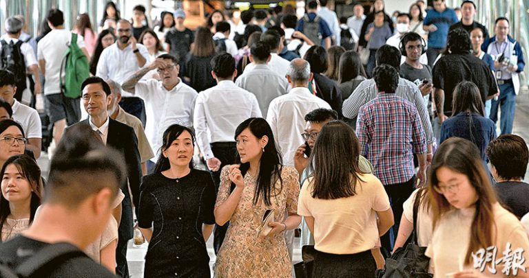 勞福局最新人力推算：2028年香港缺13萬人 AI衝擊致3萬文書人員過剩