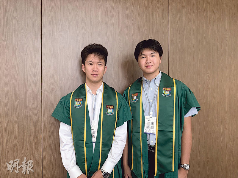 港大計算與數據科學學院「科技菁英計劃」人工智能及數據科學課程二年級生孔策（左）及羅浦光（右）說，課程讓他接觸滬港兩地科研氣氛，並了解科企運作及前沿科技發展。（范灝民攝）